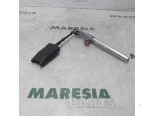 Used Seatbelt tensioner, left Citroen C4 Grand Picasso (UA) 2.0 HDiF 16V 135 Price € 60,00 Margin scheme offered by Maresia Parts