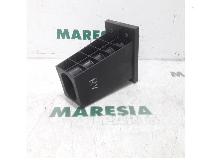 Begagnade Front Citroen C4 Grand Picasso (UA) 2.0 HDiF 16V 135 Pris € 25,00 Marginaltabell erbjuds av Maresia Parts