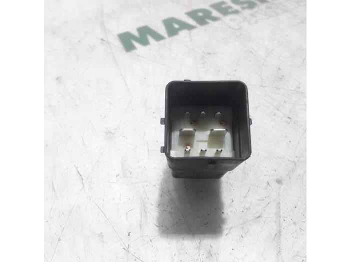 Glow plug relay Citroen C4 Grand Picasso 2.0 HDiF 16V 135 9663696380