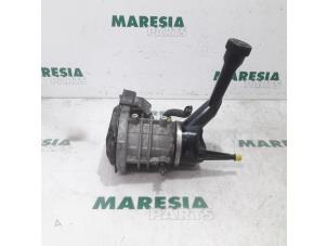 Used Power steering pump Citroen C4 Grand Picasso (UA) 2.0 HDiF 16V 135 Price € 157,50 Margin scheme offered by Maresia Parts