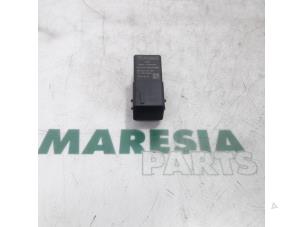 Used Glow plug relay Citroen Jumpy 1.6 Blue HDi 115 Price € 10,00 Margin scheme offered by Maresia Parts
