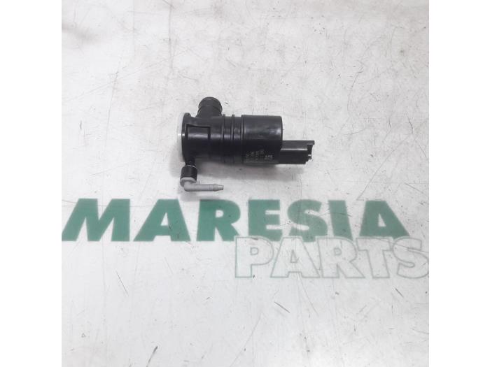 DT Spare Parts Pompe De Lave-Glace 6.88101 Compatible Renault Trucks