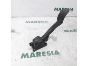 Używane Czujnik polozenia pedalu gazu Citroen C4 Grand Picasso (UA) 2.0 HDiF 16V 135 Cena € 30,00 Procedura marży oferowane przez Maresia Parts
