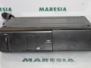 Usados Cambiador de CD Lancia Thesis (841) 2.4 JTD 20V Autom. Precio € 105,00 Norma de margen ofrecido por Maresia Parts