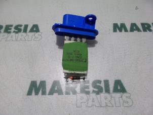 Used Heater resistor Renault Vel Satis (BJ) 3.0 dCi V6 24V Price € 25,00 Margin scheme offered by Maresia Parts