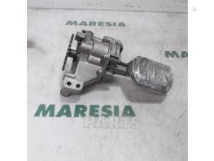 Usados Bomba de aceite Citroen C4 Grand Picasso (UA) 2.0 HDiF 16V 135 Precio € 50,00 Norma de margen ofrecido por Maresia Parts