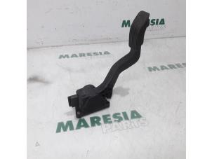 Used Throttle pedal position sensor Peugeot 207 CC (WB) 1.6 16V Price € 25,00 Margin scheme offered by Maresia Parts