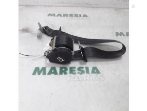 Używane Pas bezpieczenstwa prawy tyl Peugeot 207 CC (WB) 1.6 16V Cena € 50,00 Procedura marży oferowane przez Maresia Parts
