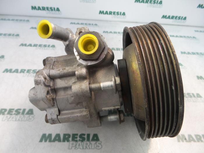 Usagé Pompe de direction Lancia Dedra SW 1.8 GT 16V VVT Prix € 50,00 Règlement à la marge proposé par Maresia Parts