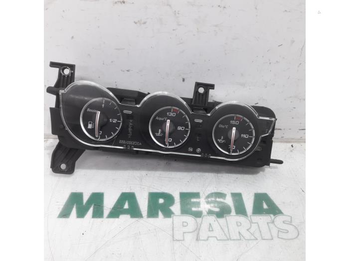 Usagé Affichage intérieur Alfa Romeo 159 Sportwagon (939BX) 3.2 JTS V6 24V Prix € 50,00 Règlement à la marge proposé par Maresia Parts