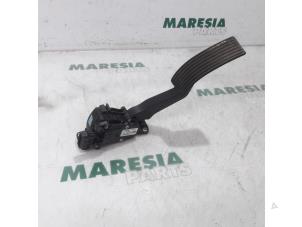 Używane Czujnik polozenia pedalu gazu Alfa Romeo 159 Sportwagon (939BX) 3.2 JTS V6 24V Cena € 50,00 Procedura marży oferowane przez Maresia Parts