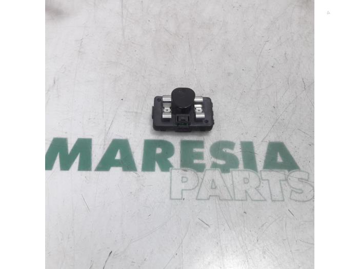 Begagnade Ljussensor Alfa Romeo 159 Sportwagon (939BX) 3.2 JTS V6 24V Pris € 50,00 Marginaltabell erbjuds av Maresia Parts