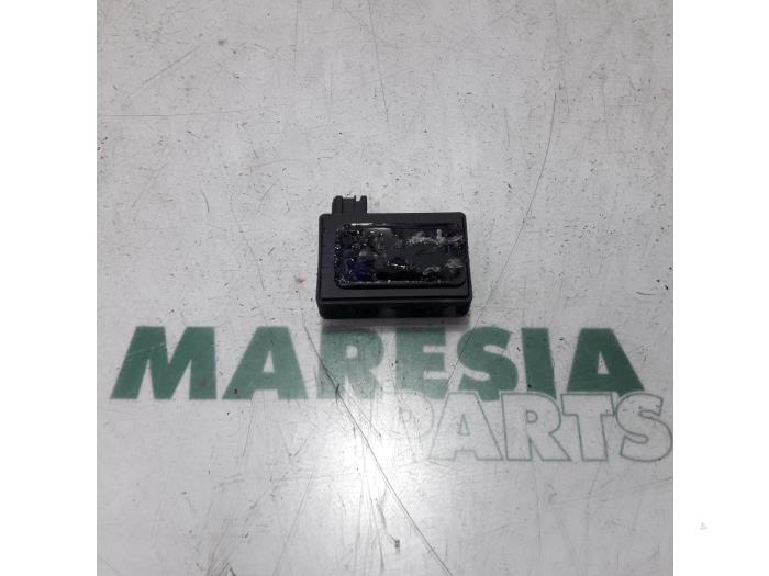 Begagnade Regnsensor Peugeot 207/207+ (WA/WC/WM) 1.6 HDi 16V Pris € 25,00 Marginaltabell erbjuds av Maresia Parts