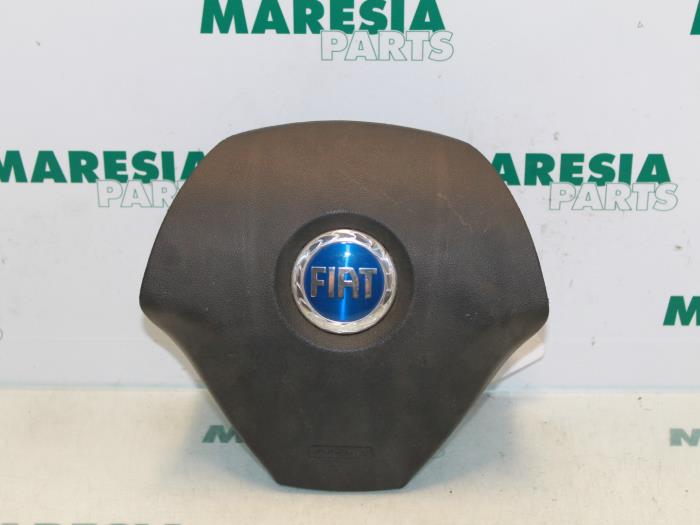 Left airbag (steering wheel) from a Fiat Grande Punto (199) 1.4 2006