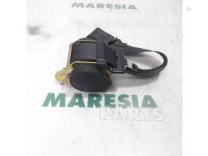 Gebrauchte Sicherheitsgurt links hinten Peugeot 307 CC (3B) 2.0 16V Preis € 50,00 Margenregelung angeboten von Maresia Parts
