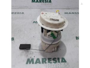 Usados Bomba eléctrica de combustible Peugeot 307 CC (3B) 2.0 16V Precio € 35,00 Norma de margen ofrecido por Maresia Parts