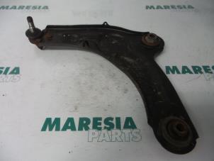 Used Front lower wishbone, left Renault Vel Satis (BJ) 3.0 dCi V6 24V Price € 35,00 Margin scheme offered by Maresia Parts