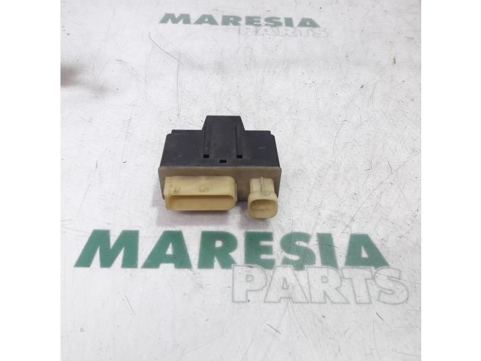 Begagnade Relä Citroen C3 (SC) 1.6 HDi 92 Pris € 15,00 Marginaltabell erbjuds av Maresia Parts