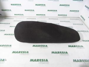 Used Armrest Peugeot 307 SW (3H) 2.0 HDi 90 Price € 35,00 Margin scheme offered by Maresia Parts