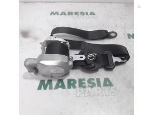 Usagé Ceinture avant droit Peugeot 107 1.0 12V Prix € 80,00 Règlement à la marge proposé par Maresia Parts