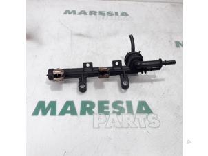 Used Fuel injector nozzle Fiat Punto III (199) 0.9 TwinAir Turbo 100 Price € 80,00 Margin scheme offered by Maresia Parts