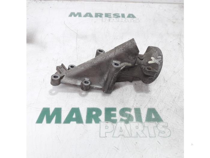 Gebrauchte Ölfilterhalter Peugeot 307 (3A/C/D) 2.0 16V Preis € 40,00 Margenregelung angeboten von Maresia Parts