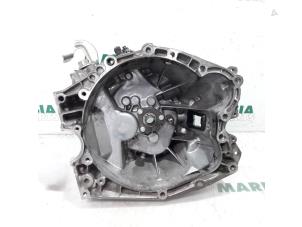 Used Gearbox casing Citroen C4 Grand Picasso (UA) 1.8 16V Price € 50,00 Margin scheme offered by Maresia Parts