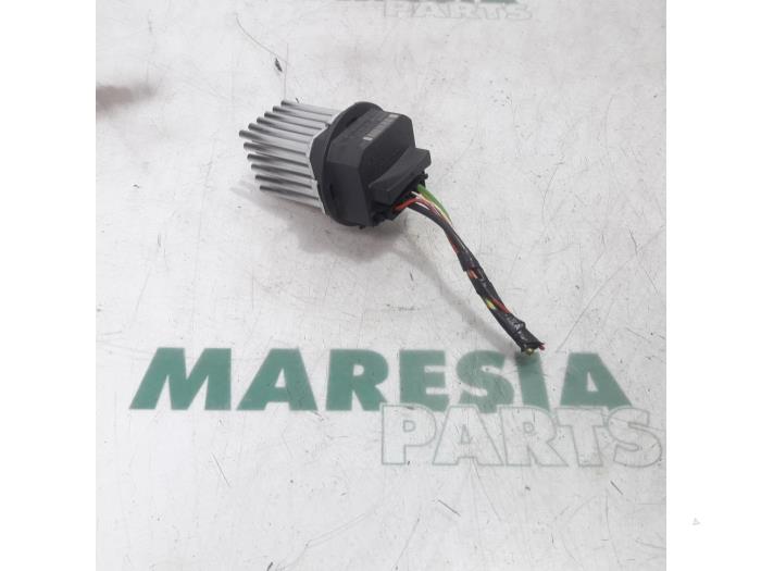 Heater resistor from a Citroën C3 (SC) 1.6 HDi 92 2012