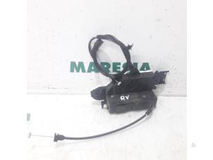 Used Front door lock mechanism 4-door, right Peugeot 207 SW (WE/WU) 1.6 HDi 16V Price € 30,00 Margin scheme offered by Maresia Parts