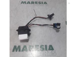 Used Heater resistor Peugeot 207 SW (WE/WU) 1.6 HDi 16V Price € 20,00 Margin scheme offered by Maresia Parts