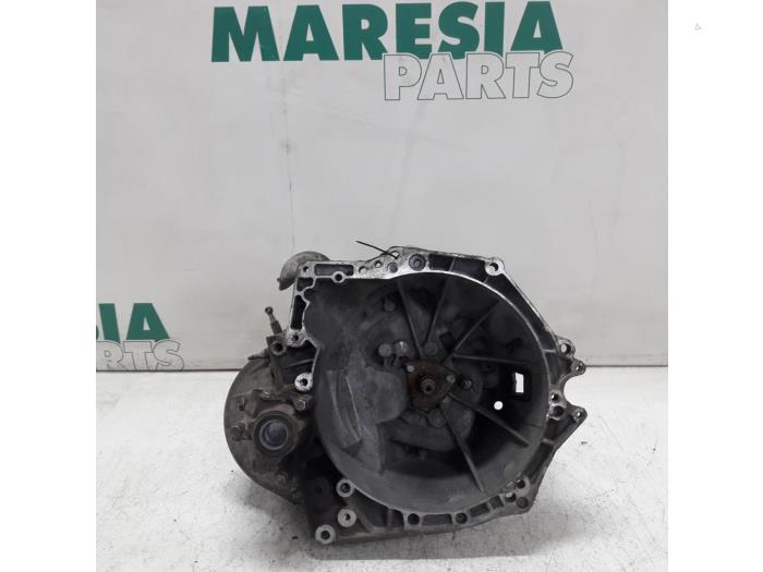 Gearbox from a Peugeot 207 SW (WE/WU) 1.6 HDi 16V 2010