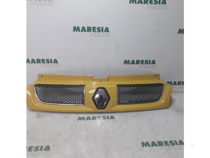Begagnade Grill Renault Trafic New (FL) 1.9 dCi 100 16V Pris € 75,00 Marginaltabell erbjuds av Maresia Parts
