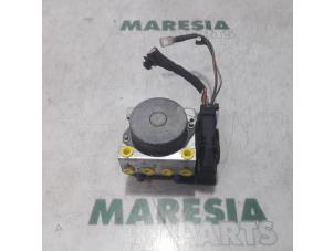 Usagé Pompe ABS Renault Scénic II (JM) 1.6 16V Prix € 105,00 Règlement à la marge proposé par Maresia Parts