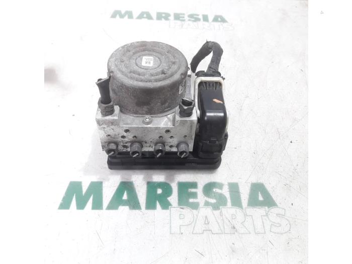 Begagnade ABS-pump Peugeot 208 I (CA/CC/CK/CL) 1.0 Vti 12V PureTech Pris € 69,99 Marginaltabell erbjuds av Maresia Parts