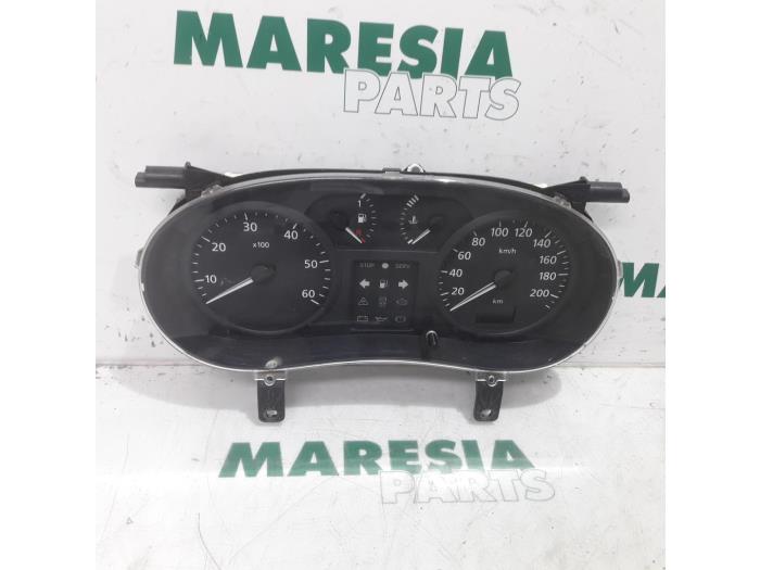 Instrument panel from a Renault Trafic New (FL) 1.9 dCi 100 16V 2004