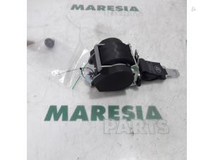 Used Rear seatbelt, centre Renault Scénic III (JZ) 1.6 Energy dCi 130 Price € 35,00 Margin scheme offered by Maresia Parts