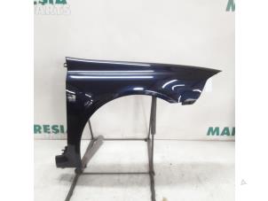 Used Front wing, right Renault Laguna II Grandtour (KG) 2.0 16V Price € 85,00 Margin scheme offered by Maresia Parts