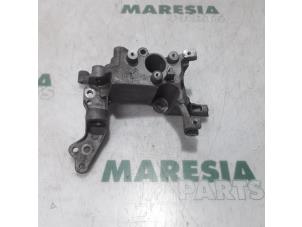 Używane Wspornik (rózne) Peugeot 308 SW (L4/L9/LC/LJ/LR) 1.6 BlueHDi 120 Cena € 25,00 Procedura marży oferowane przez Maresia Parts