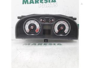 Used Instrument panel Renault Laguna II Grandtour (KG) 2.0 16V Price € 60,00 Margin scheme offered by Maresia Parts