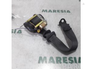 Used Rear seatbelt, left Renault Laguna II Grandtour (KG) 2.0 16V Price € 40,00 Margin scheme offered by Maresia Parts