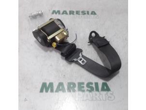 Used Rear seatbelt, right Renault Laguna II Grandtour (KG) 2.0 16V Price € 40,00 Margin scheme offered by Maresia Parts