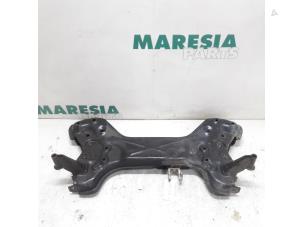Usagé Berceau Citroen Jumper (U9) 2.2 HDi 120 Euro 4 Prix € 127,05 Prix TTC proposé par Maresia Parts