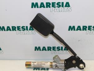 Gebrauchte Gurtsrammer rechts Peugeot 306 Break (7E) 1.6i XR,XT,ST Preis € 25,00 Margenregelung angeboten von Maresia Parts