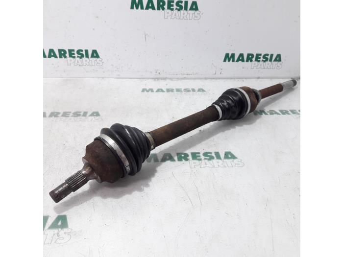 Front drive shafts, right with gearbox code 20DP27 stock