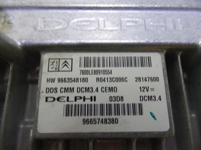 Calculateur moteur d'un Peugeot 407 SW (6E) 2.0 HDiF 16V 2008