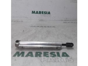Used Cylinder cabrio top Peugeot 207 CC (WB) 1.6 16V Price € 50,00 Margin scheme offered by Maresia Parts
