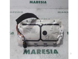 Used Right airbag (dashboard) Peugeot 207 CC (WB) 1.6 16V Price € 35,00 Margin scheme offered by Maresia Parts