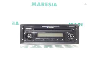 Używane Radioodtwarzacz CD Fiat Doblo Cargo (223) 1.3 D 16V Multijet DPF Cena € 75,00 Procedura marży oferowane przez Maresia Parts