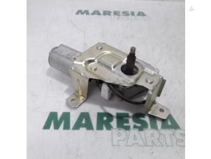 Used Rear wiper motor Fiat Doblo Cargo (223) 1.3 D 16V Multijet DPF Price € 50,00 Margin scheme offered by Maresia Parts