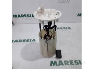 Usados Bomba eléctrica de combustible Fiat Doblo Cargo (223) 1.3 D 16V Multijet DPF Precio € 60,00 Norma de margen ofrecido por Maresia Parts